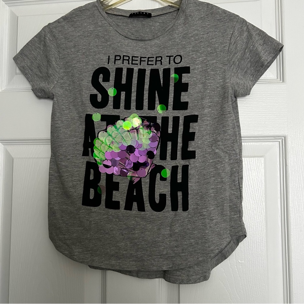 NWOT Sisley (Benetton group). Embellished T-shirt girl size 10-11 yeas old